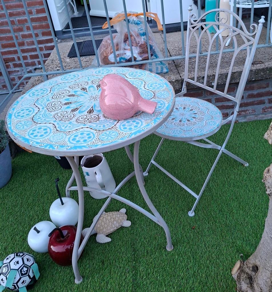 Leuk metalen mozaïek tuinsetje: tafel en stoel, Tuin en Terras, Tuinsets en Loungesets, Overige materialen, Gebruikt, Tuinset