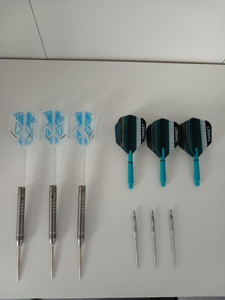 Target swiss points hydro 03 darts., Sport en Fitness, Darts, Ophalen of Verzenden, Zo goed als nieuw, Pijlen
