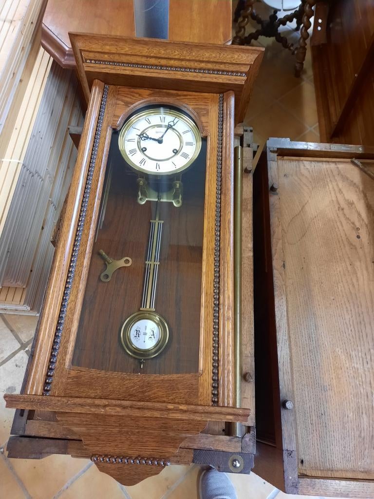 Mooie wandklok, Ophalen