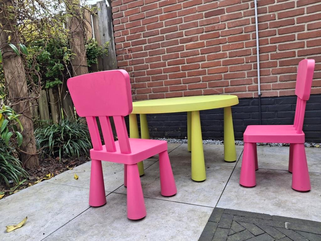 Mammut Ikea kindertafel met stoelen, Kinderen en Baby's, Kinderkamer | Tafels en Stoelen, Ophalen, Gebruikt, Tafel(s) en Stoel(en)