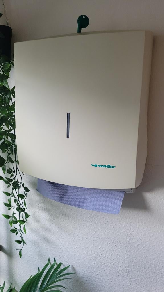 Zeepdispensor en handdoekautomaat, Huis en Inrichting, Keuken | Keukenbenodigdheden, Ophalen of Verzenden