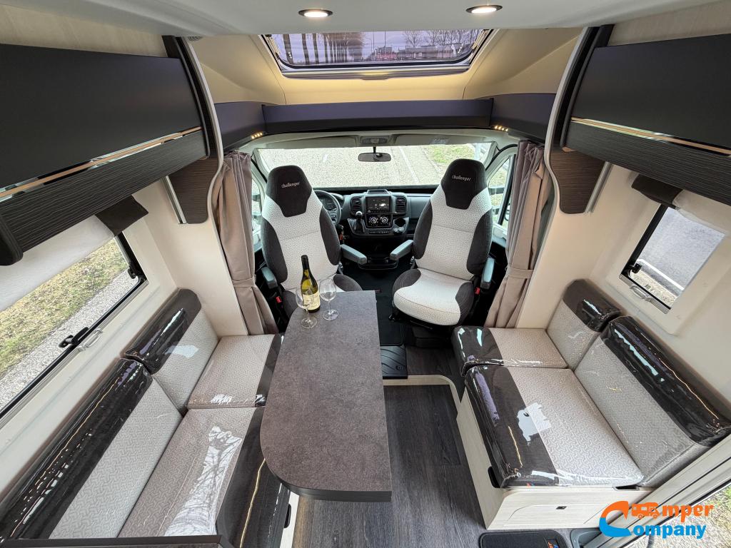 Challenger Graphite VIP 328 Queensbed/ Automaat/Face to face, Automaat, Ringverwarming, Fiat, 7 tot 8 meter