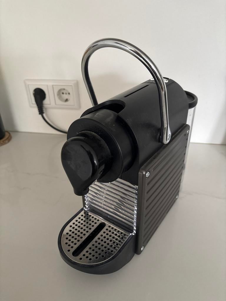 Nespresso pixie - Compacte krups, Espresso apparaat, Ophalen of Verzenden, Zo goed als nieuw, 1 kopje