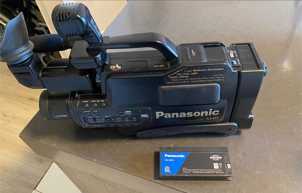 Vintage Panasonic M40 VHS Camcorder met Koffer, Ophalen, VHS of SVHS, Camera