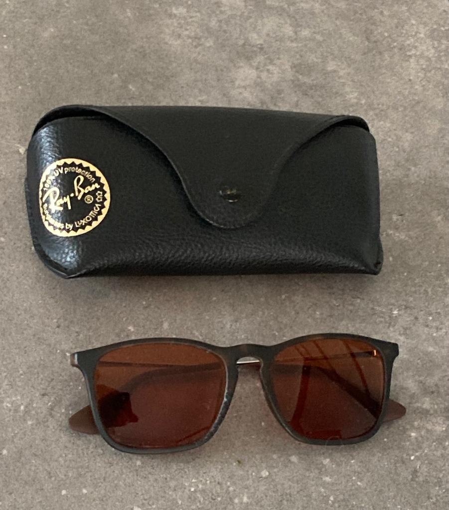 Te koop: Ray Ban zonnebril + Ray Ban leren etui, Zonnebril op sterkte, Bruin, Ophalen of Verzenden, Zo goed als nieuw