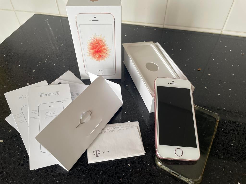 iPhone SE 32GB - voor kind als eerste smartphone, Gebruikt, Ophalen of Verzenden, Roze, Zonder abonnement