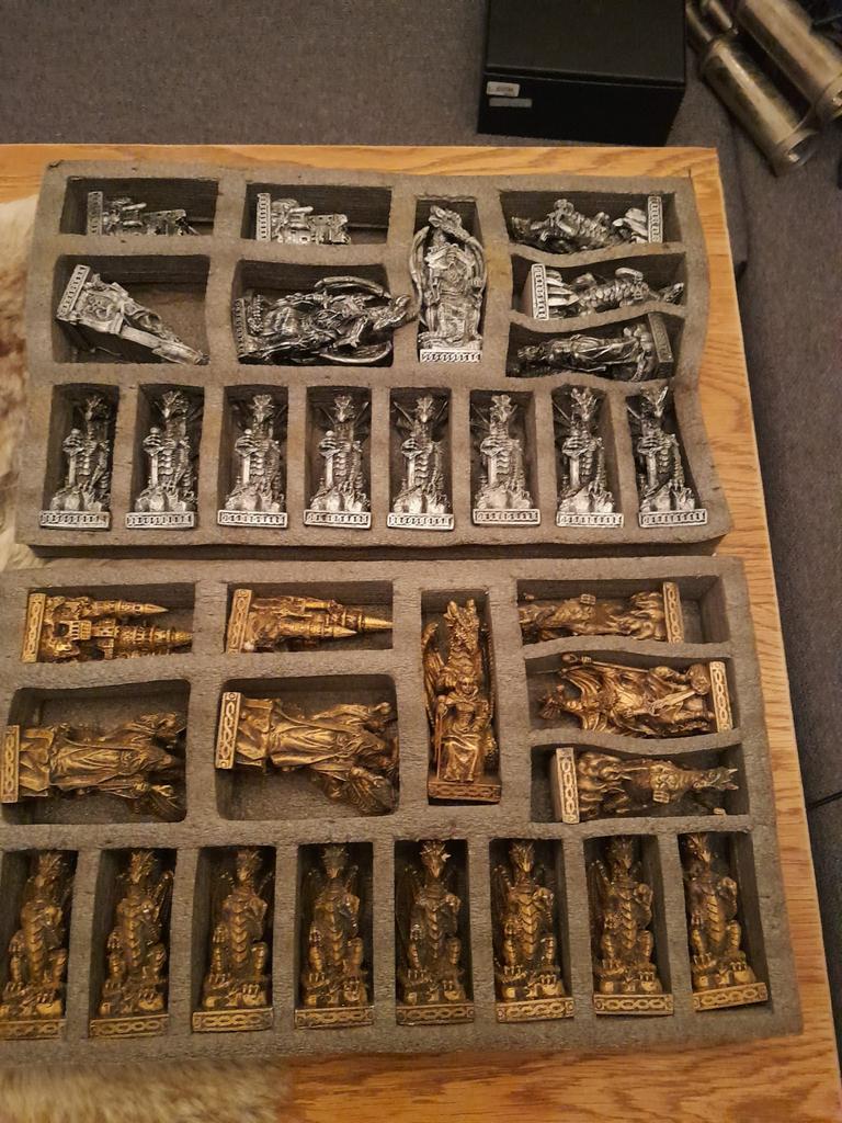 Draken schaakspel., Ophalen, Nieuw