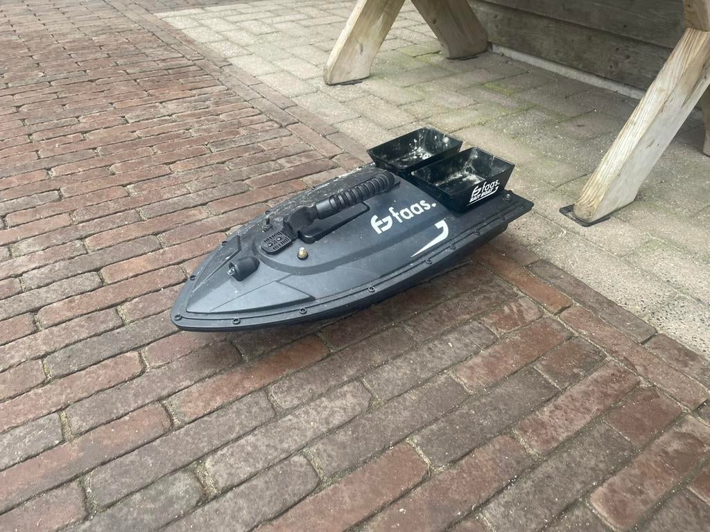 Voerboet werk heel goed, Hobby en Vrije tijd, Modelbouw | Boten en Schepen, Ophalen, Zo goed als nieuw