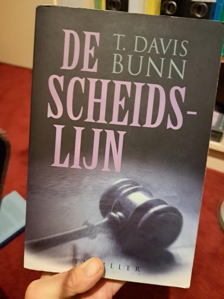 T. Davis Bunn - De scheidslijn, Boeken, Ophalen of Verzenden, Zo goed als nieuw, T. Davis Bunn