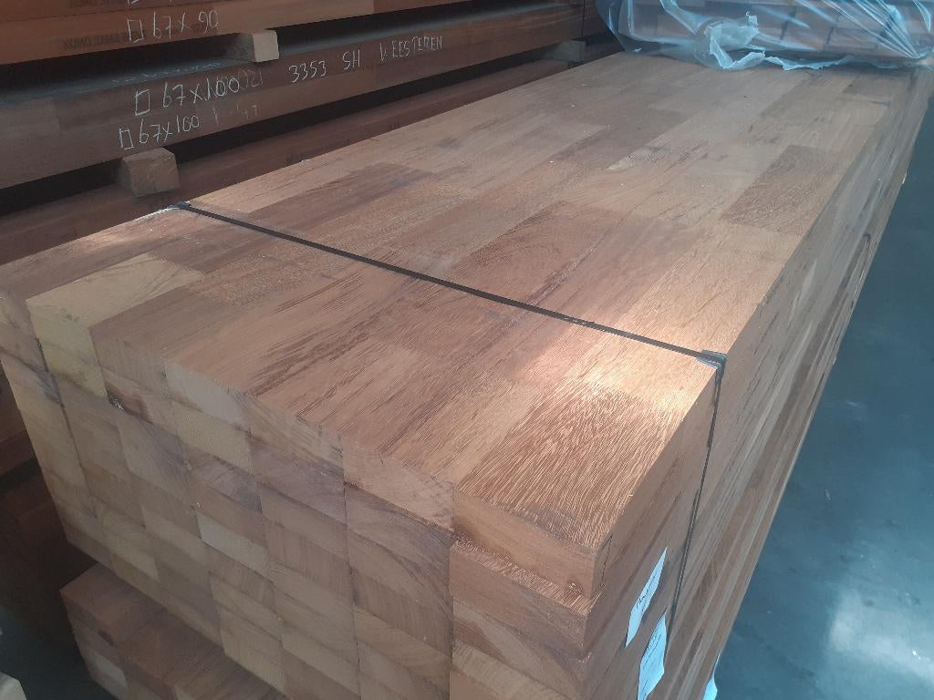 Iroko 2e keus kozijnhout lengte 590 cm- los of volle bundels, Nieuw, Ophalen of Verzenden, Hardhout, 250 cm of meer