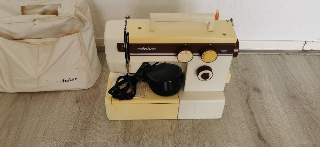 Naaimachine Anker Super stretch 210, Hobby en Vrije tijd, Naaimachines en Toebehoren, Ophalen of Verzenden, Zo goed als nieuw