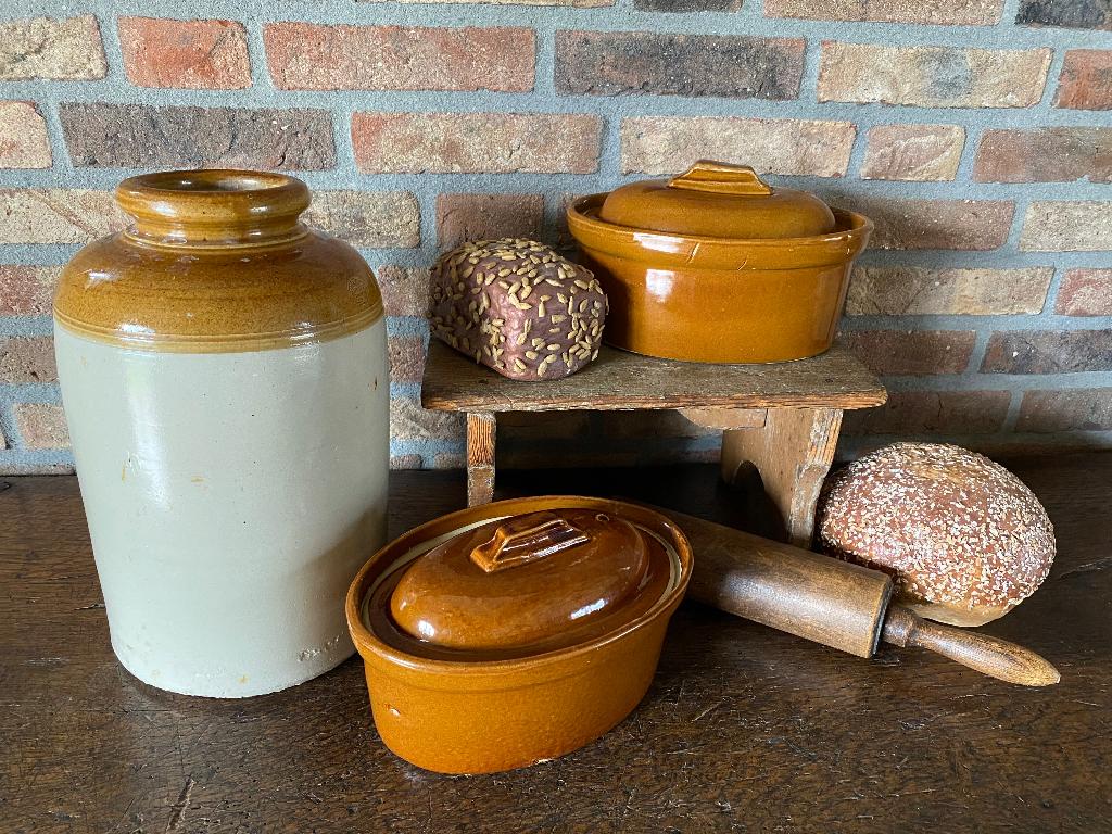 Brocante ( Engels) steengoed pot en patévormen/schalen, Antiek en Kunst, Ophalen of Verzenden