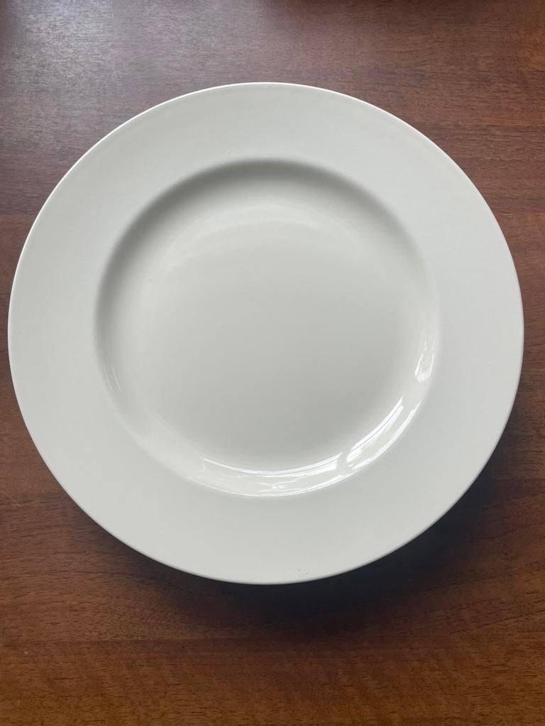 Wedgwood PLAIN IVORY dinerborden, Ophalen of Verzenden, Zo goed als nieuw, Bord(en), Wedgwood