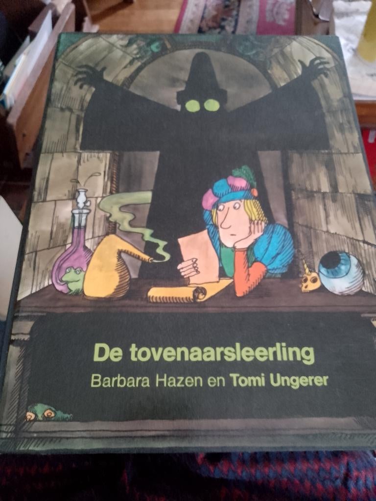 Boek de tovenaarsleerling hazen ungerer, Boeken, Ophalen of Verzenden, Zo goed als nieuw, Fictie algemeen