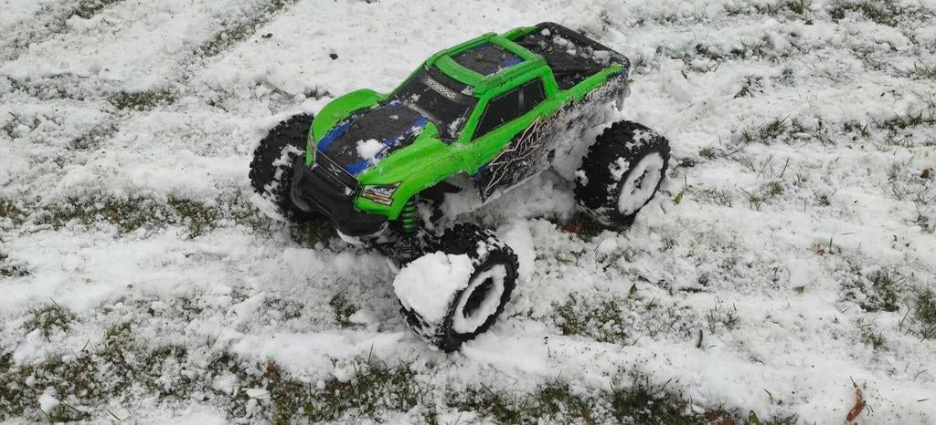 Traxxas X-Maxx 8S met lader en lipos, Elektro, Gebruikt, Auto offroad, Ophalen of Verzenden
