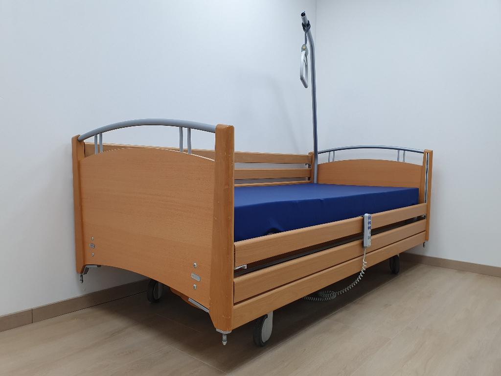 zorgbed - hooglaagbed - seniorenbed - Wissner Bosserhoff bed, Wissner Bosserhoff, Verzenden, Zo goed als nieuw, Info@thuiszorgbedvoordeel.nl