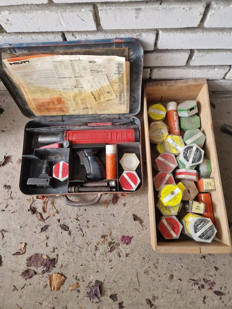 Hilti DX 300 schiethamer met veel patronen, Ophalen, Zo goed als nieuw