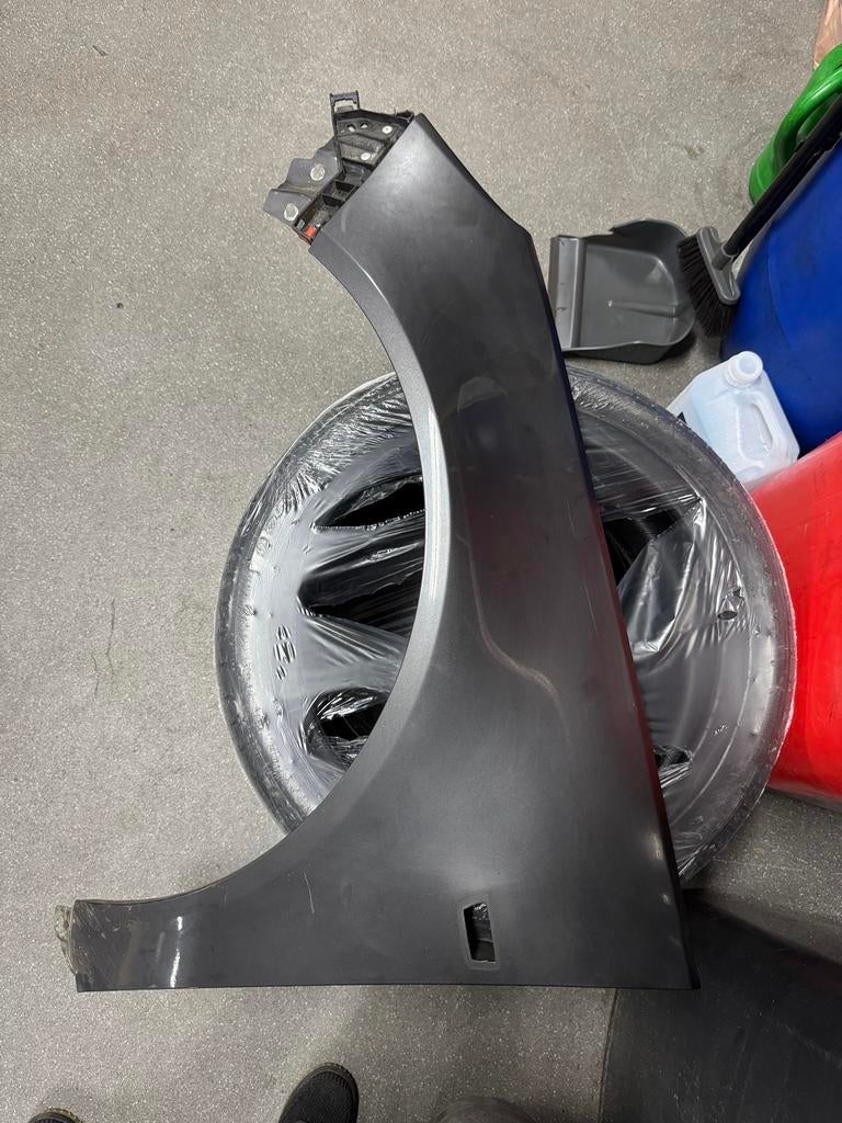 Link voor scherm Opel Insignia hatchback Bj 2011, Ophalen of Verzenden, Links, Opel, Spatbord