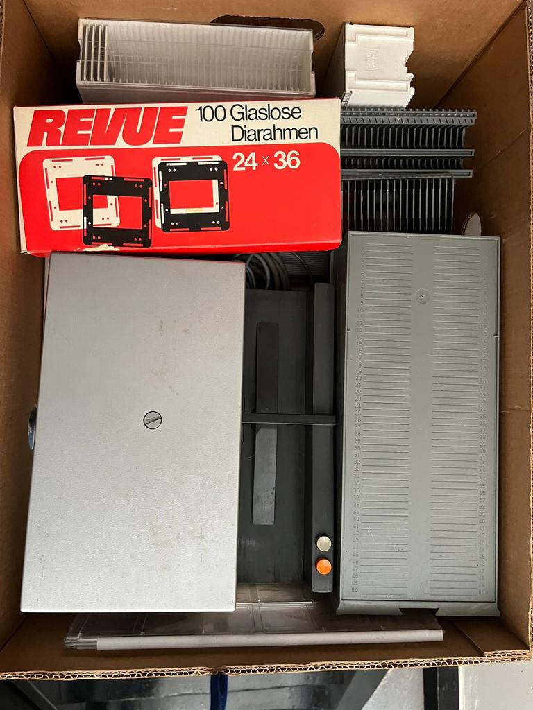 Diaprojector met veel toebehoren, Ophalen of Verzenden, Gebruikt