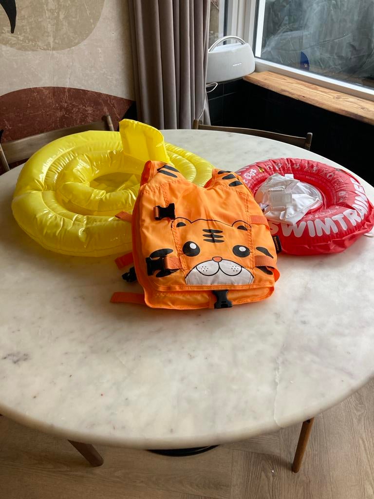 Zwemvest en drijfbanden voor kinderen, Jongen of Meisje, One size, Ophalen of Verzenden, Zo goed als nieuw