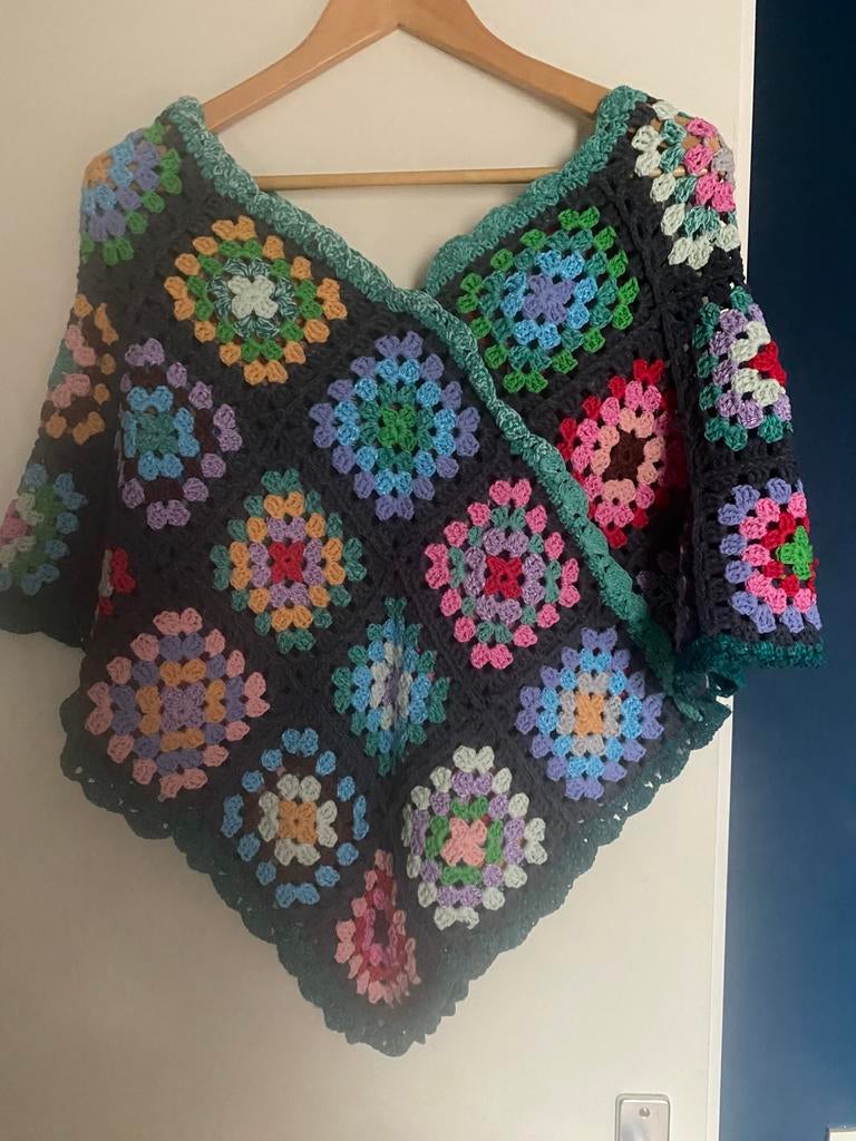 Gehaakte poncho nieuw, Ophalen, Zo goed als nieuw, Haken, Overige typen