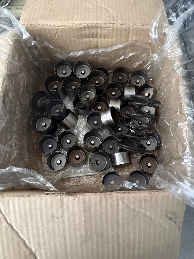 VQ35 Klepstoters - Nissan 350Z / Infiniti G35, Auto-onderdelen, Motor en Toebehoren, Ophalen of Verzenden, Gebruikt, Nissan