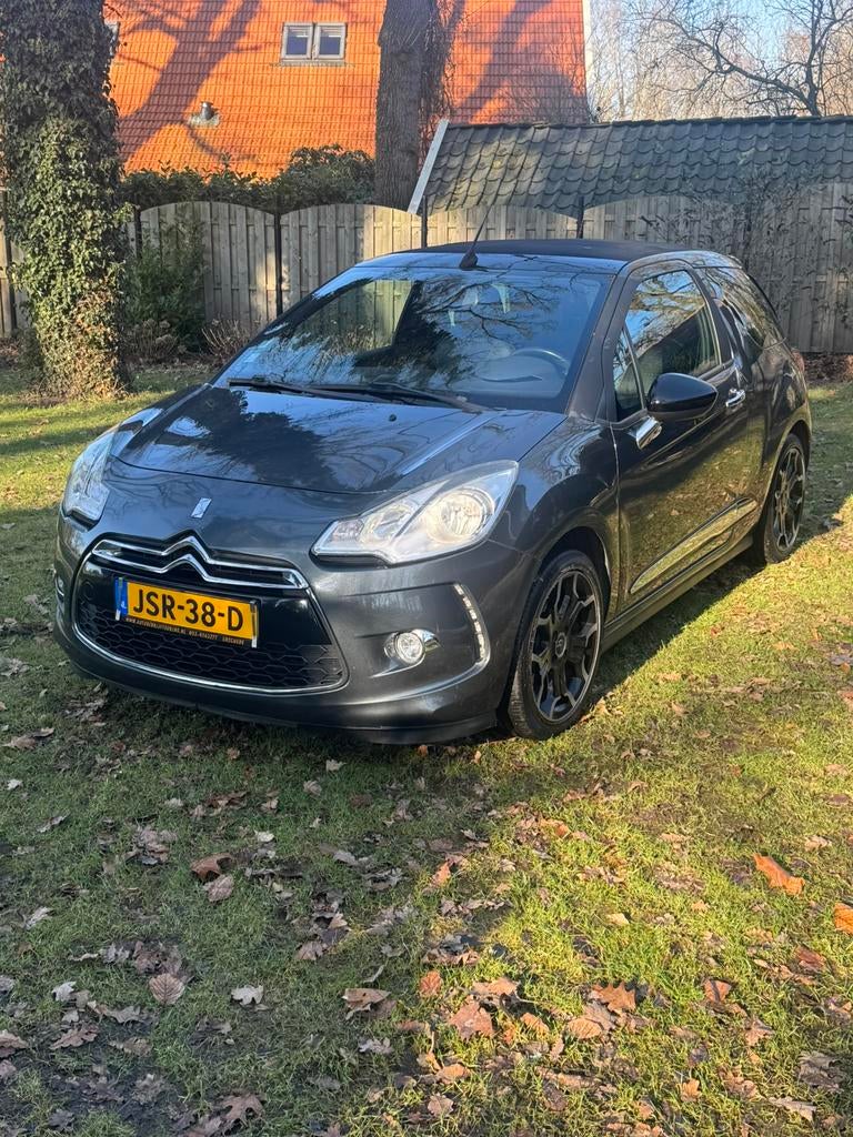 Citroën DS3 1.6 sport en chic Cabrio 2013 Grijs, Auto's, Citroën, Bedrijf, DS3, Benzine, Hatchback, Handgeschakeld, Geïmporteerd