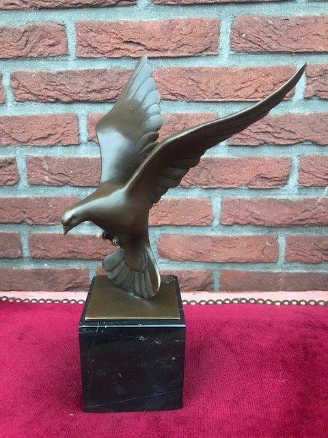 bijzonder bronzen beeld, opvliegende duif, Ophalen of Verzenden, Brons