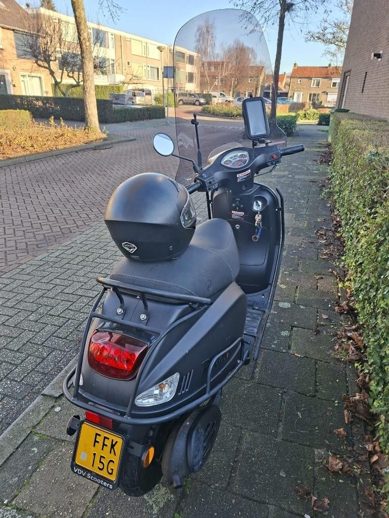 BTC Riva Sport | 8000 km | 2 helmen, slot, telefoon en meer, Fietsen en Brommers, Brommers | Overige merken, Gebruikt, Maximaal 45 km/u