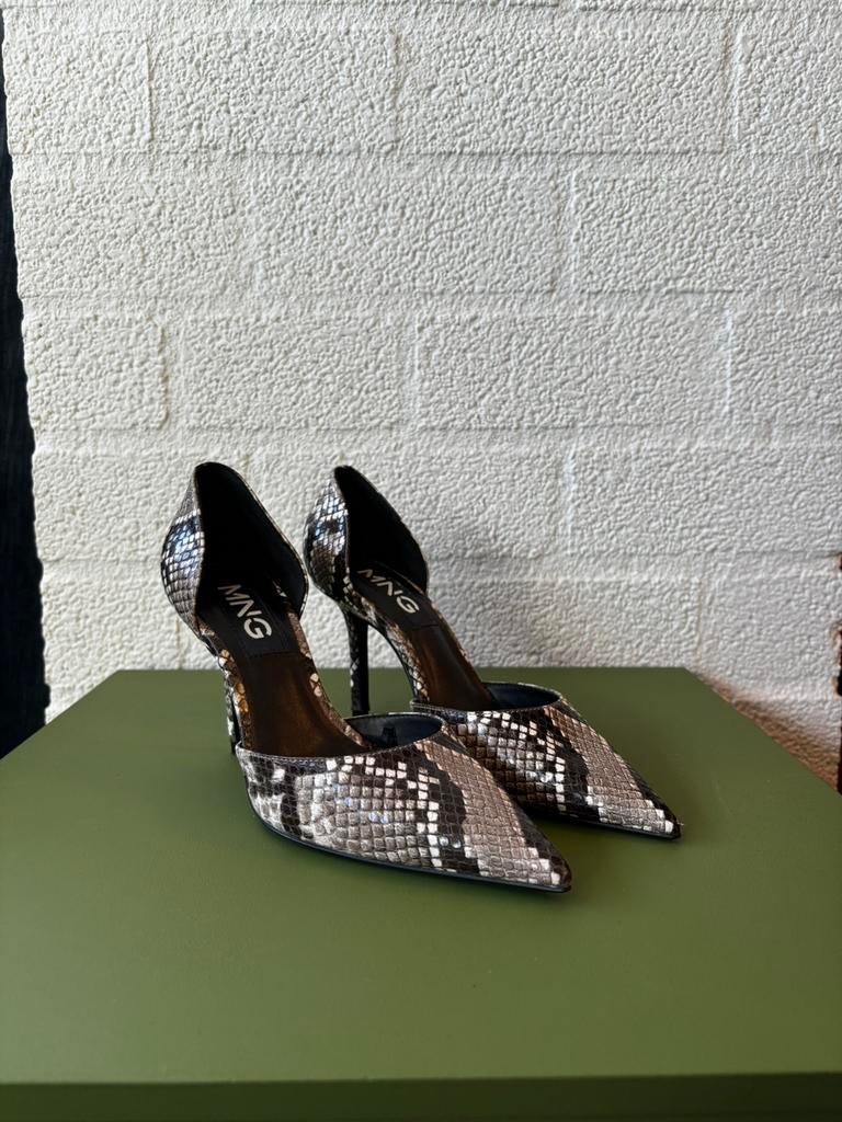 Mango hakken pumps maat 37 slangen print, Kleding | Dames, Schoenen, Ophalen of Verzenden, Zo goed als nieuw