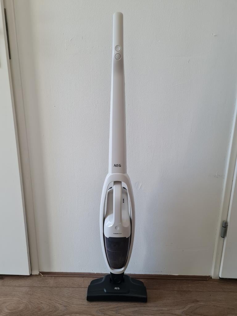 AEG Clean 3000 Steelstofzuiger (cordless cleaner)., Witgoed en Apparatuur, Ophalen of Verzenden, Zo goed als nieuw