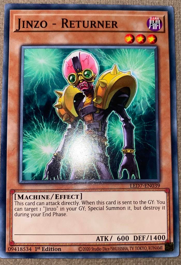 Yu-Gi-Oh! Jinzo - Returner LED7 1st Edition !, Hobby en Vrije tijd, Verzamelkaartspellen | Yu-gi-Oh!, Ophalen of Verzenden, Zo goed als nieuw