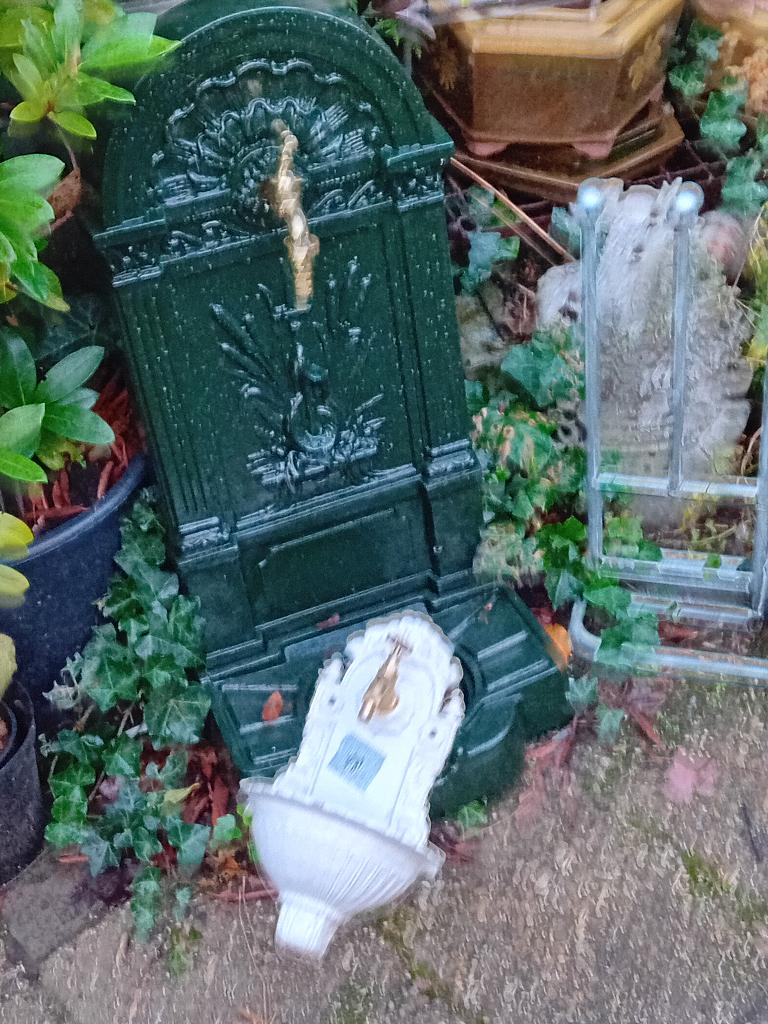 Gietijzer fontein als bloembak/wasbak/ buitenkraan enz, Ophalen, Nieuw