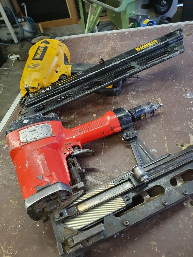 Wurth DKN 65 Kombi tacker en DeWalt tacker, Ophalen