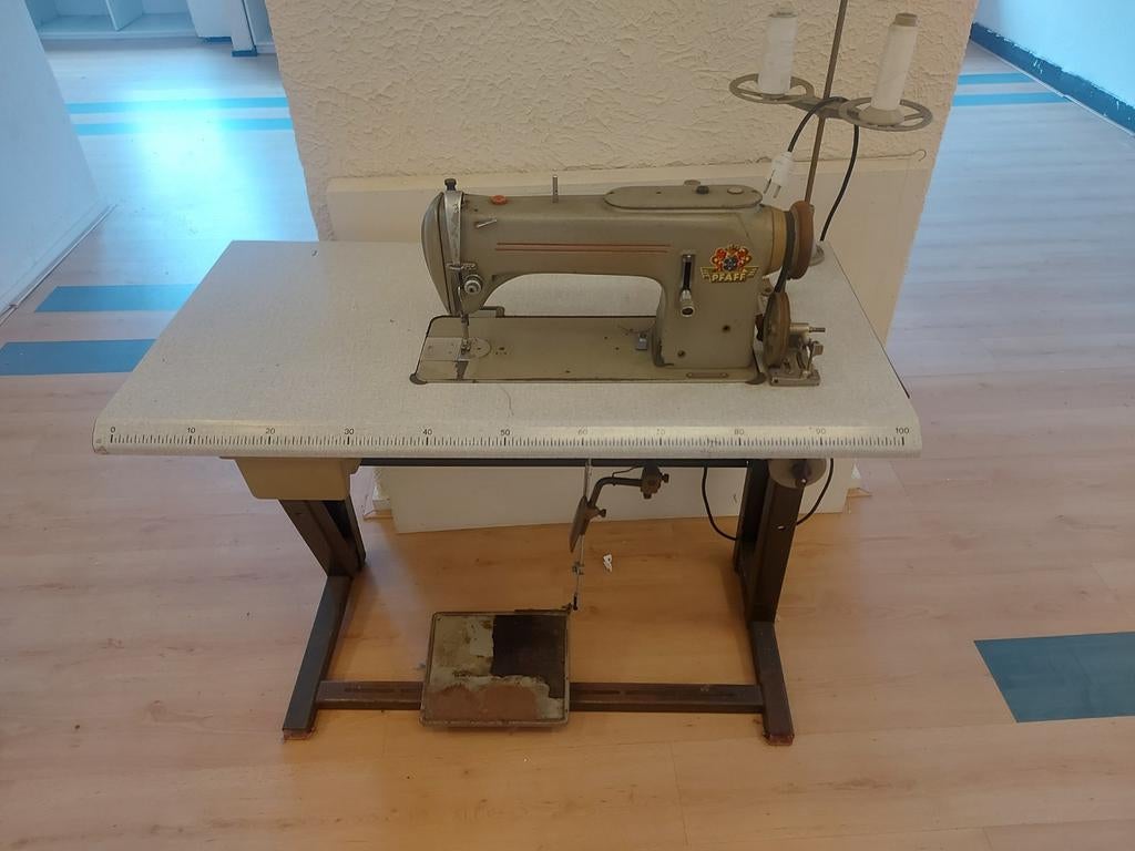 Industriële naaimachine - Decoratief of voor de handige klus, Ophalen of Verzenden, Naaimachine, Industrieel, Gebruikt