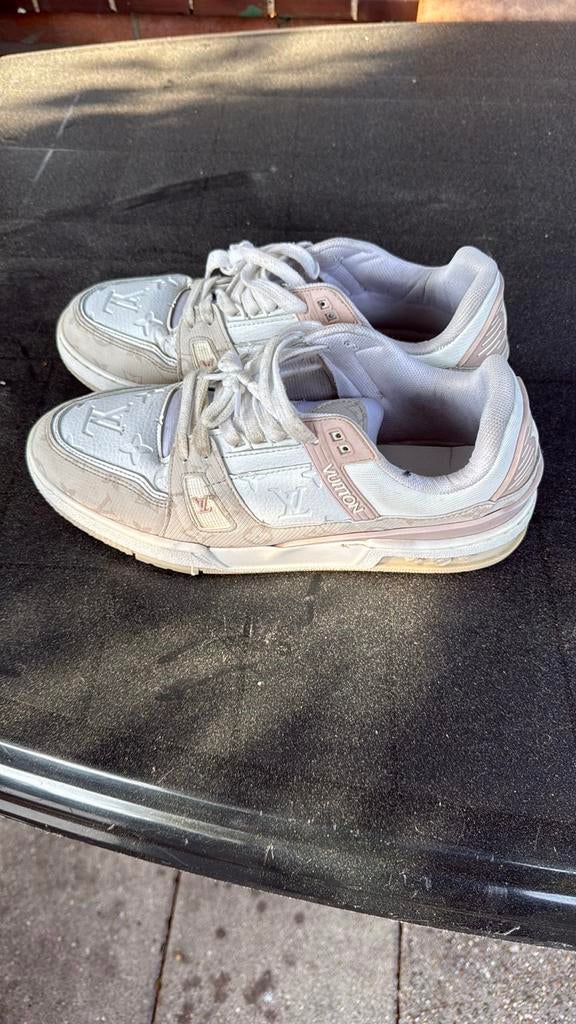 Louis Vuitton sneakers, Kleding | Dames, Schoenen, Ophalen of Verzenden, Gedragen, Wit, Sneakers of Gympen