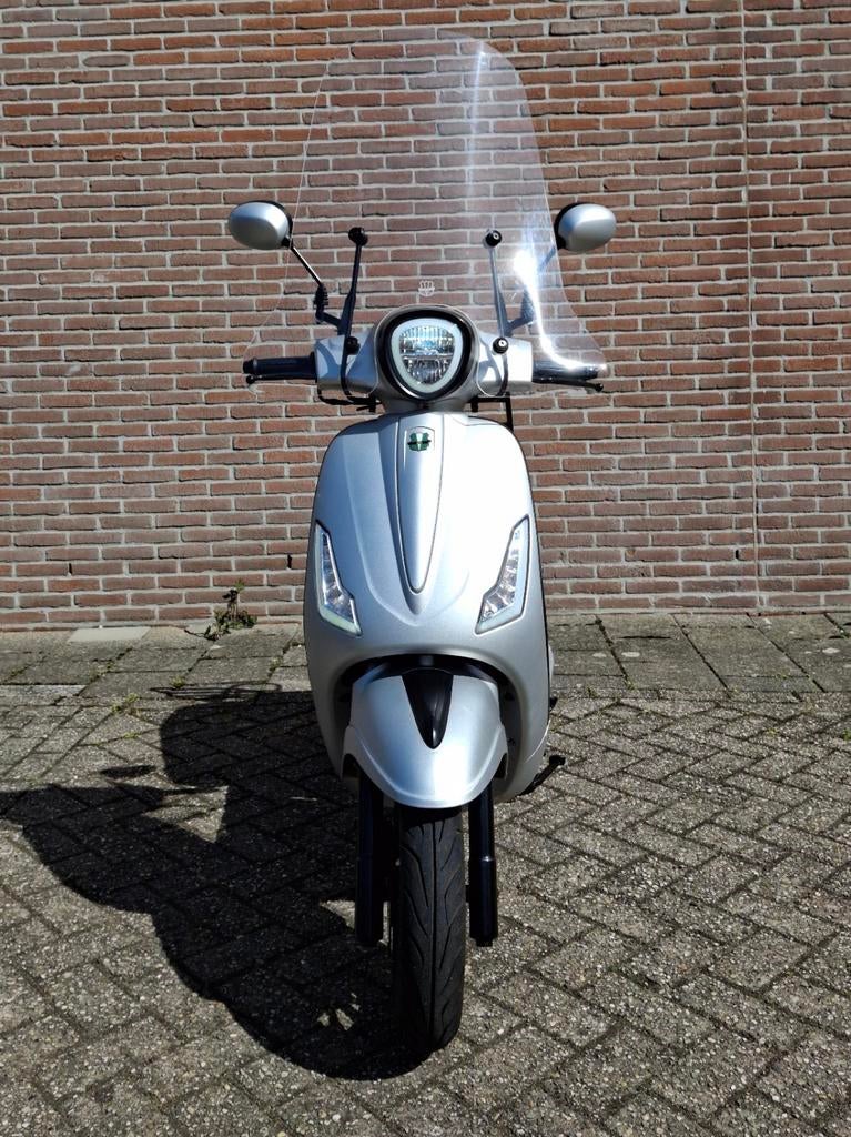 GTS E-bravo: De ideale elektrische scooter voor stadsverkeer, Fietsen en Brommers, Brommeronderdelen | Scooters, Ophalen of Verzenden