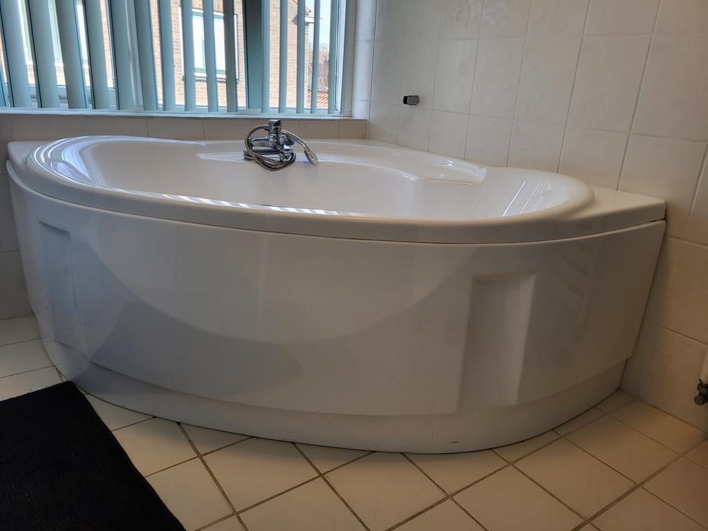 Groot hoekbad. 140 x 140 cm, Ophalen