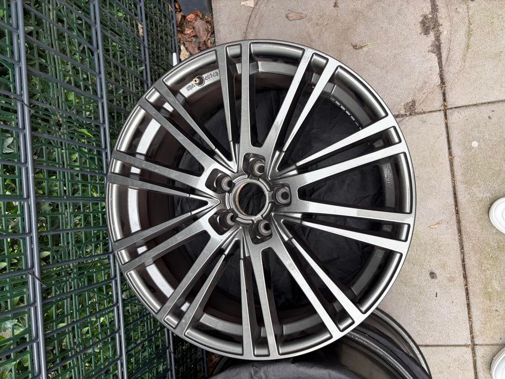 Audi wielen 8,5jx19 et35, Ophalen, Zomerbanden, Velg(en)