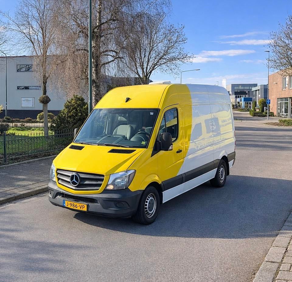 Instapklare Mercedes camperbus – compleet en zelfvoorzienend, Buscamper of Camperbus, Achteruitrijcamera, Tot en met 2, Mercedes-Benz