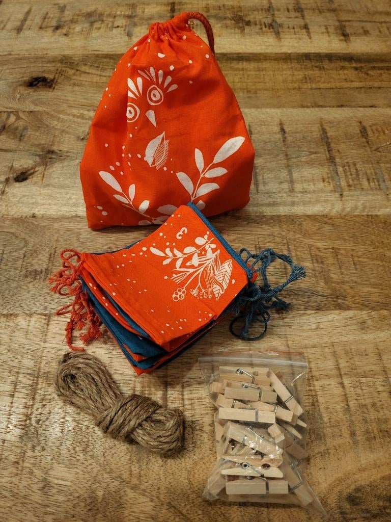 24 nieuwe adventskalender tasjes met koord en wasknijpers, Diversen, Kerst, Ophalen of Verzenden, Nieuw