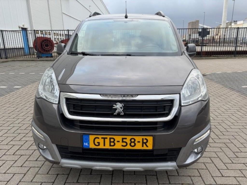 Peugeot PARTNER TEPEE 1.2 PureTech Allure, Gebruikt, 1199 cc, Bedrijf, Handgeschakeld