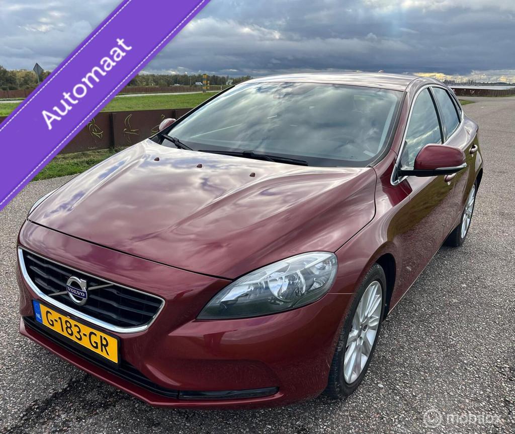 Volvo V40 1.6 T4 Summum, Gebruikt, 4 cilinders, 179 pk, Leder