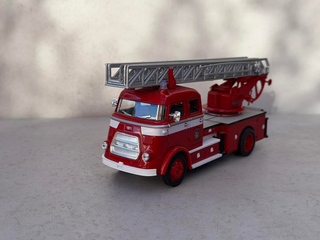 1/43 OUDE DAF BRANDWEER AUTO SIGNATURE LEEUWARDEN, Auto, Groter dan 1:32, Zo goed als nieuw, Ophalen