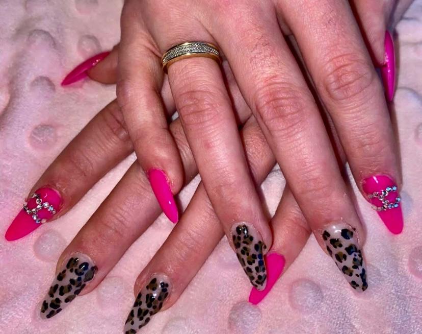 Nagelstyliste Lovely nails acryl nagels, Sieraden, Tassen en Uiterlijk, Uiterlijk | Cosmetica en Make-up, Overige kleuren, Nieuw