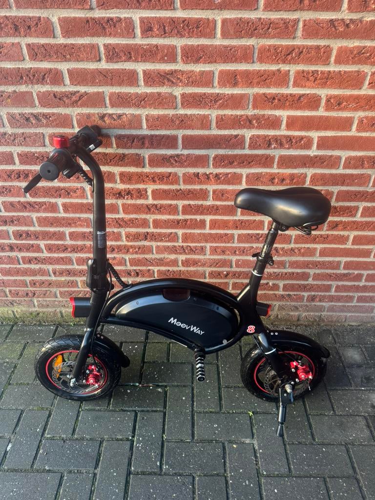 E-bike MoovWay 25 km/u MOET NU WEG!, Fietsen en Brommers, Steps, Ophalen of Verzenden, Zo goed als nieuw, Elektrische step (E-scooter)
