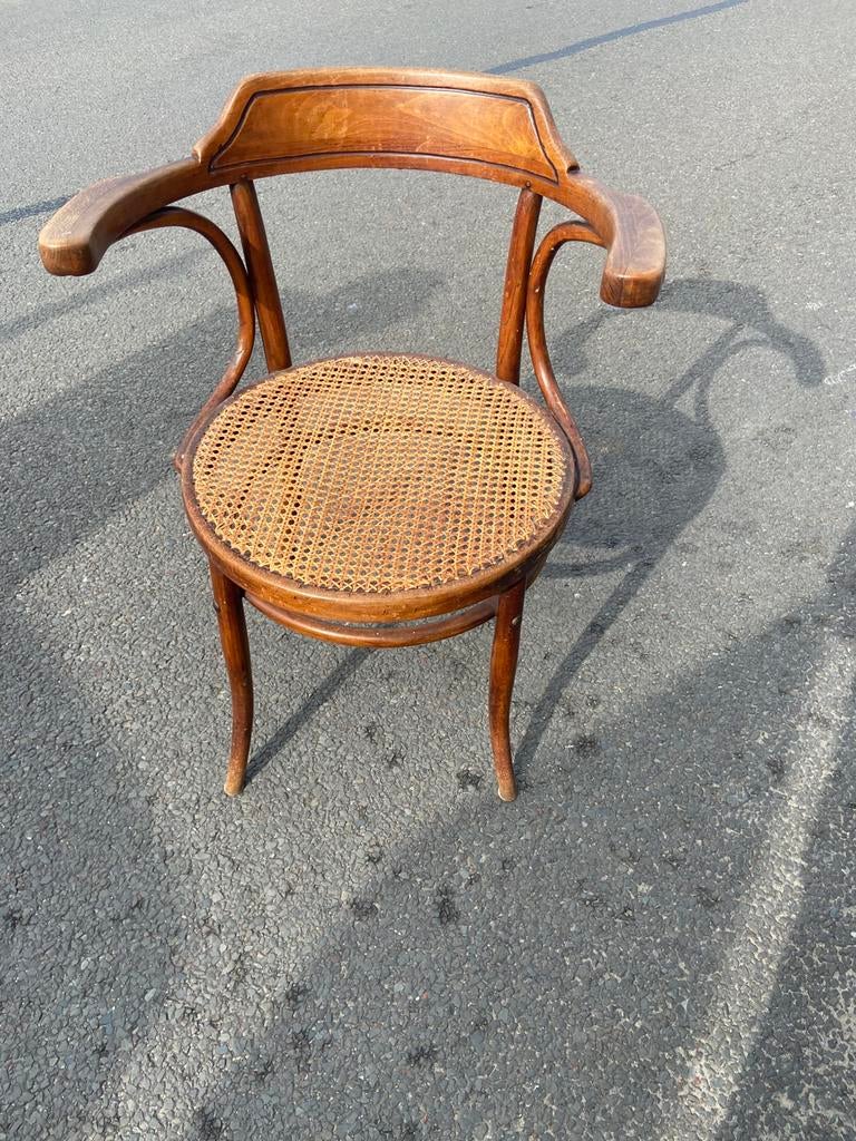 Thonet bureaustoel, Ophalen