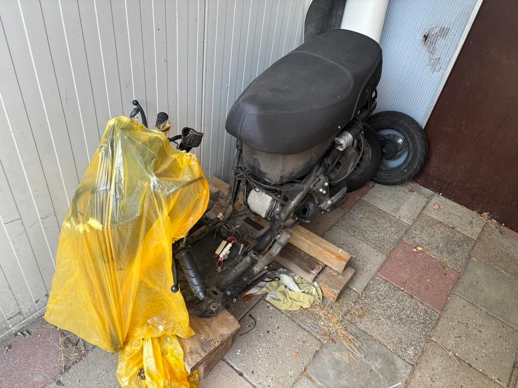 La souris sourini scooter (LEES BESCHRIJVING VOOR MEER INFO), Fietsen en Brommers, Brommeronderdelen | Scooters, Ophalen of Verzenden