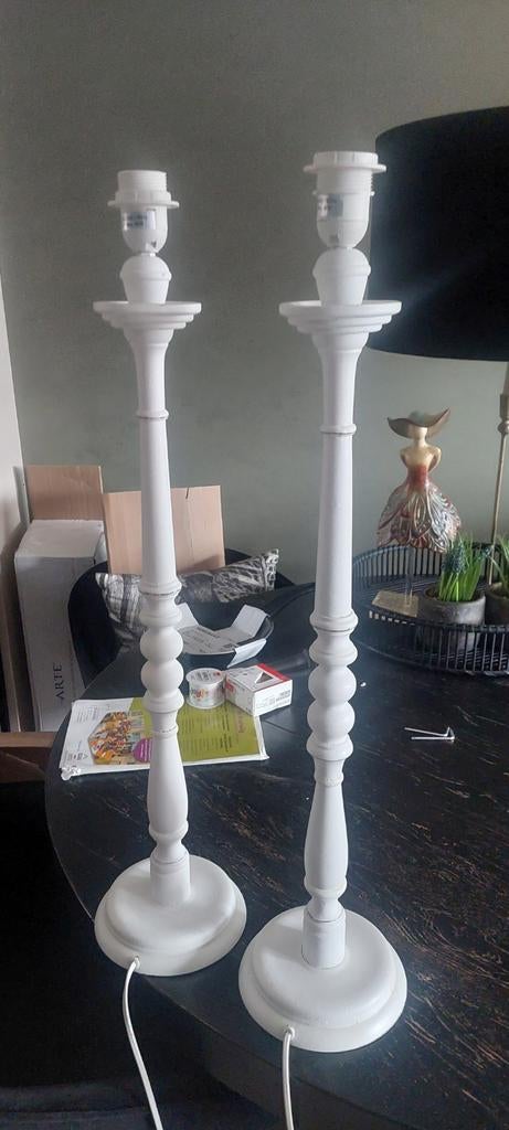 Brocante landelijke tafellampen allebei  voor 10,00., Huis en Inrichting, Gebruikt, 50 tot 75 cm, Ophalen of Verzenden, Landelijk