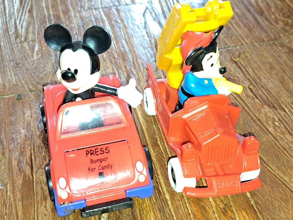 Zeldzame vintage Mickey Mouse en Pinocchio auto's (2 stuks), Verzamelen, Ophalen of Verzenden, Gebruikt